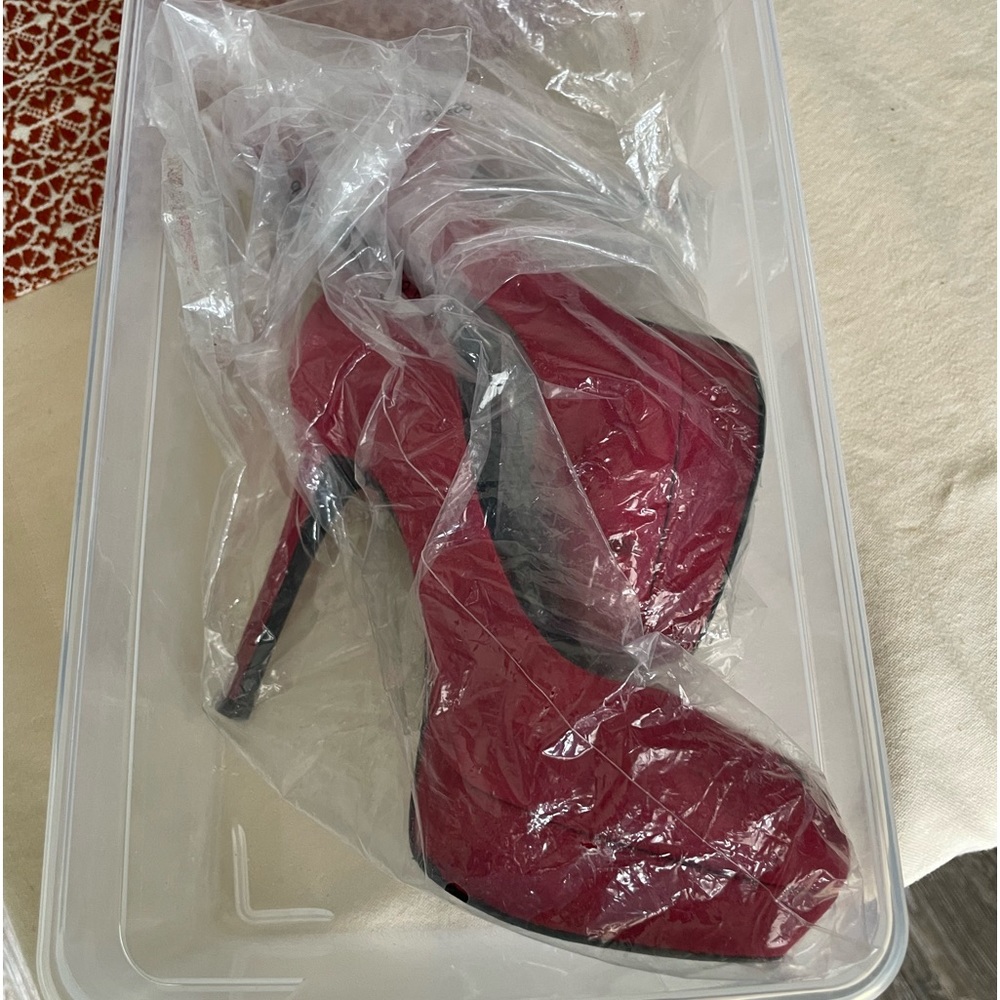 Jessica Simpson suede heels size 5.5.